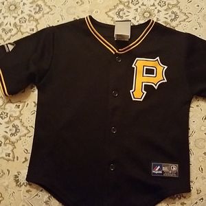 *like new* 3t Majestic Pirates jersey